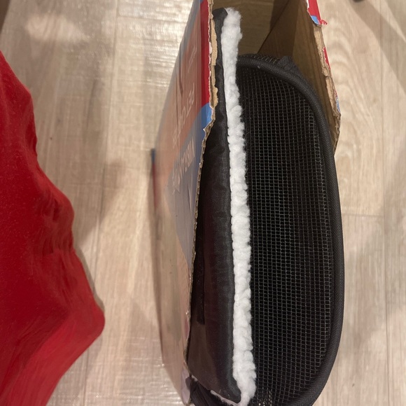 Vibrant Life PET CARRIER Small Guaranteed on-Board Soft-Sided Black, 16 lb Limit - Picture 9 of 10